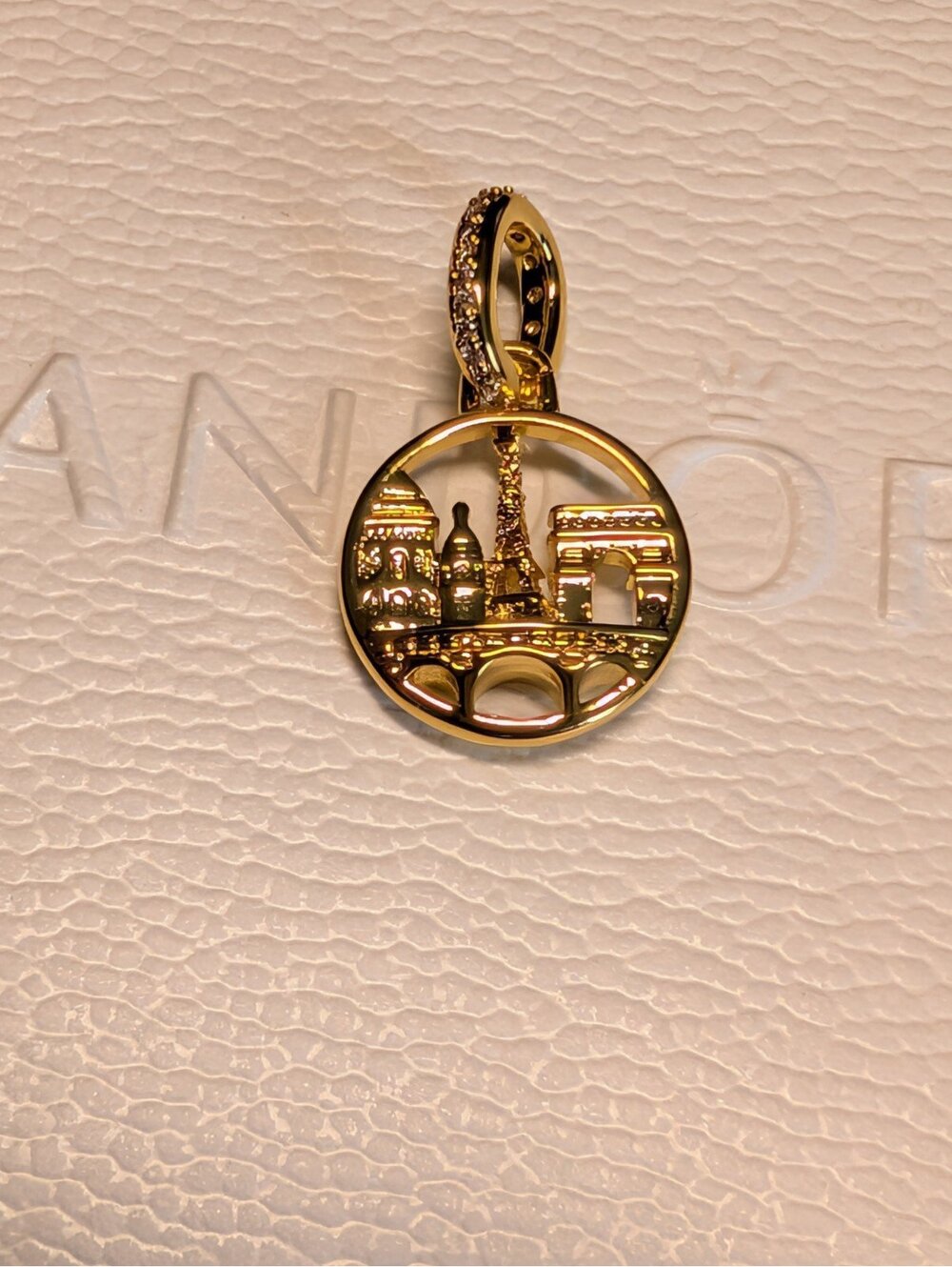 Pandora charm paris
